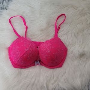 Victoria Secret Bombshell Plung Bra